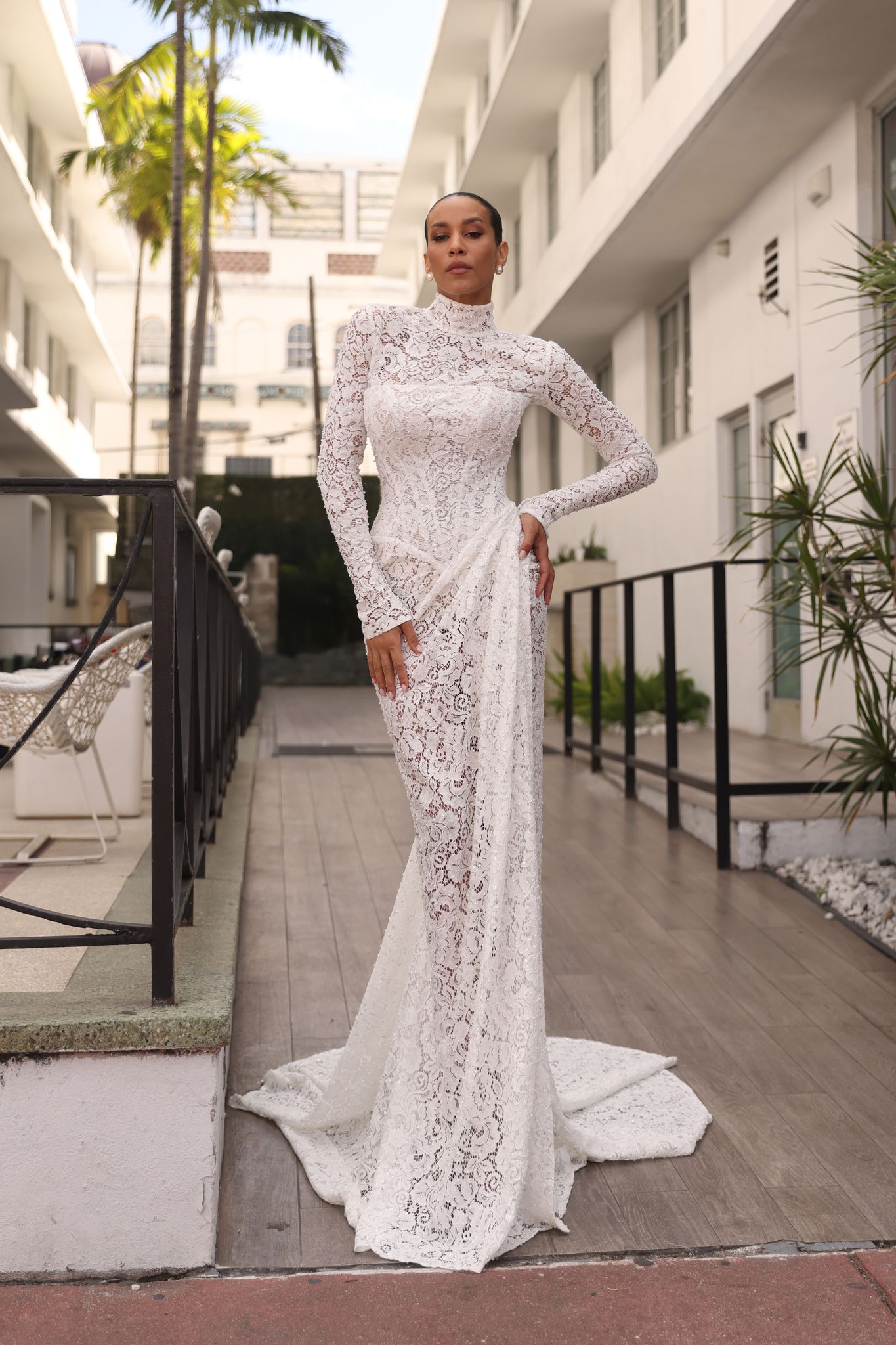 wedding dress Amina by OKSANA MUKHA Свадебное платье: кружевное платье с болеро и структурированной конструкцией.