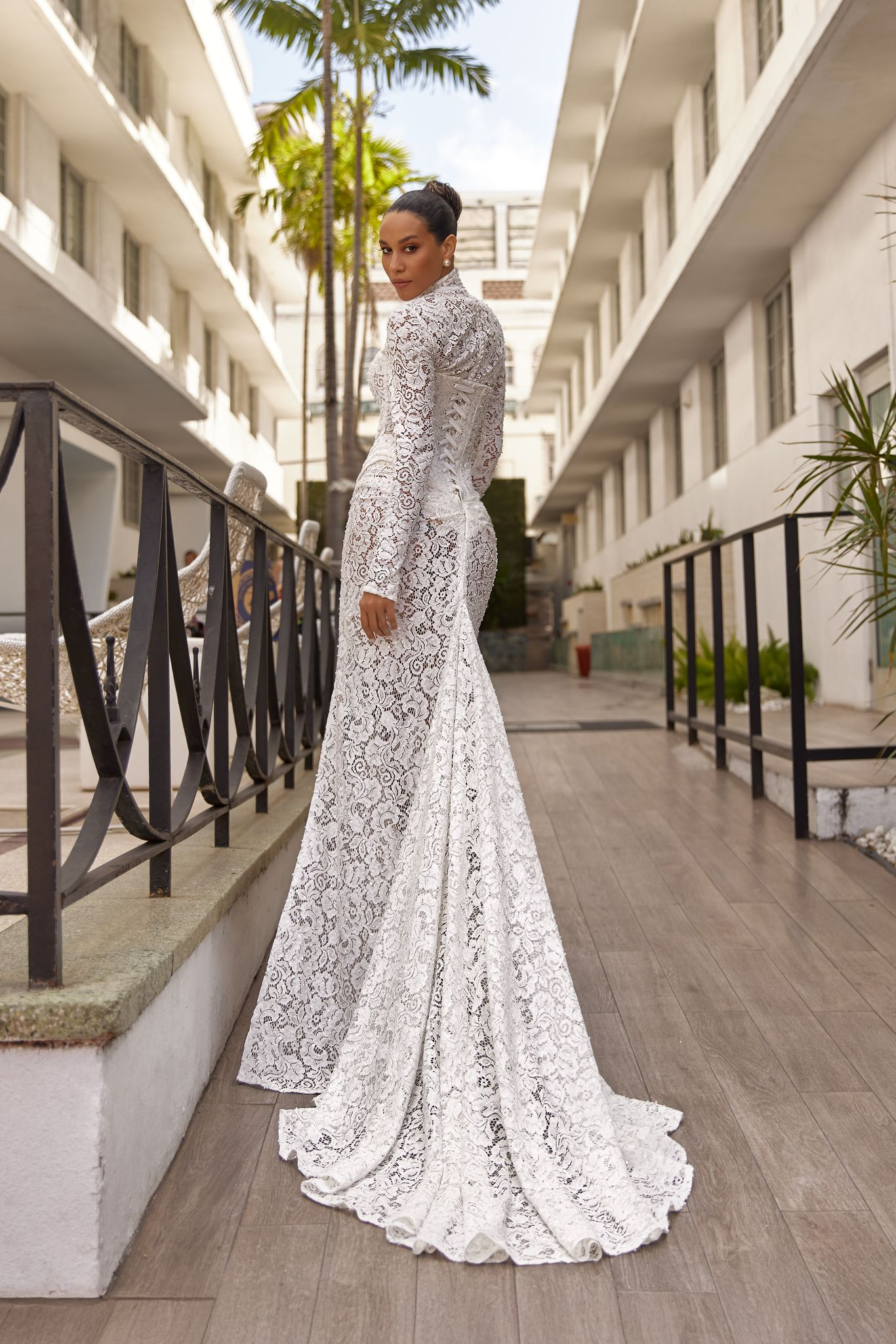 wedding dress Amina by OKSANA MUKHA Платье: болеро с высоким воротником и прилегающий силуэт.