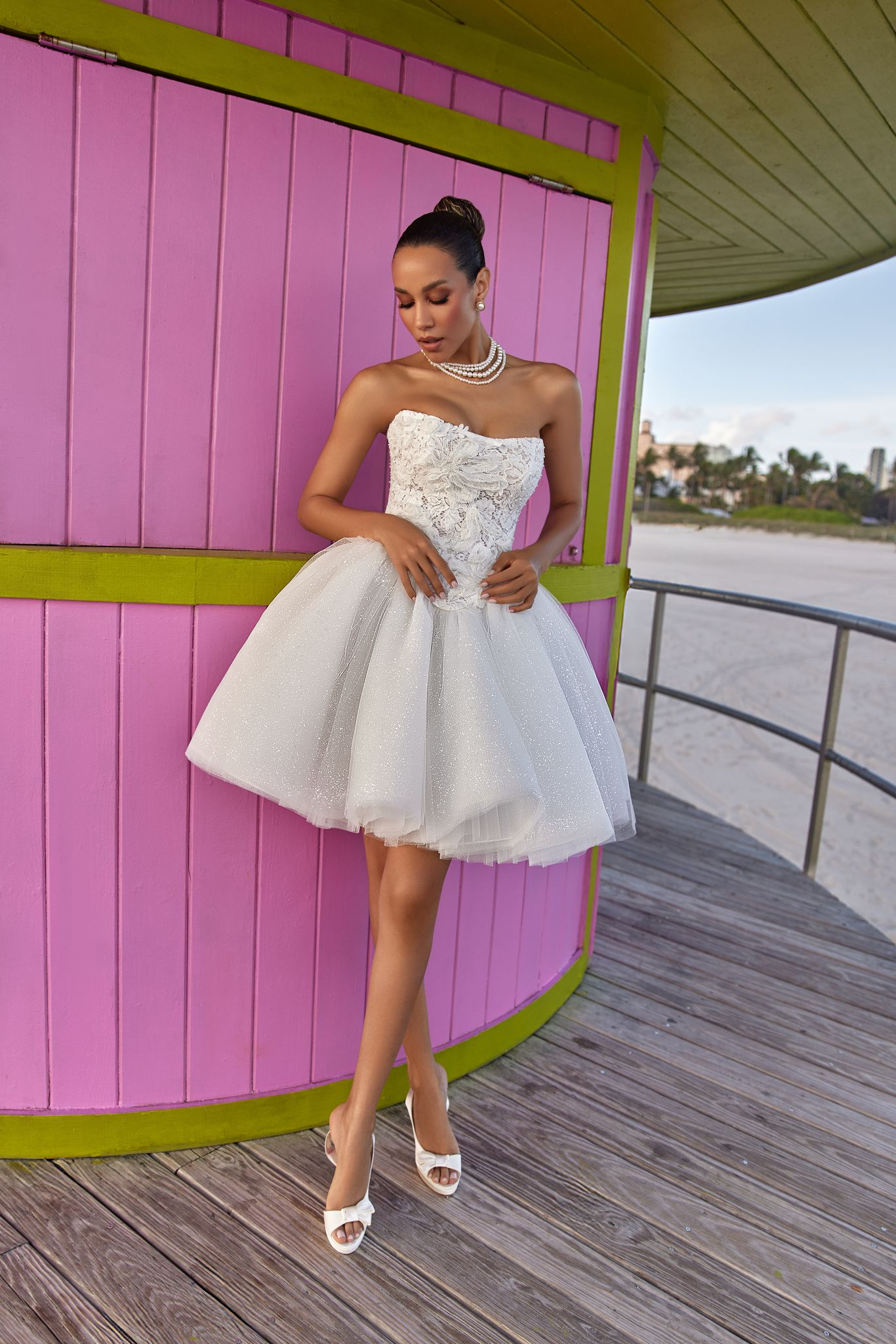 wedding dress Ava by OKSANA MUKHA Zweiteiliges Brautkleid Ava mit strukturiertem Korsett und Tüllrock.