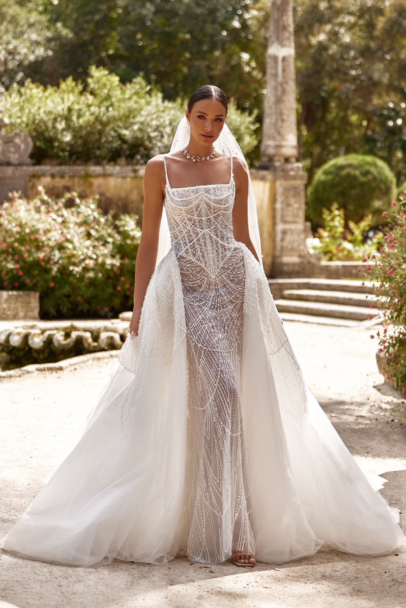 Beatrice gown with train: glowing embroidery and pearls for a royal bridal look