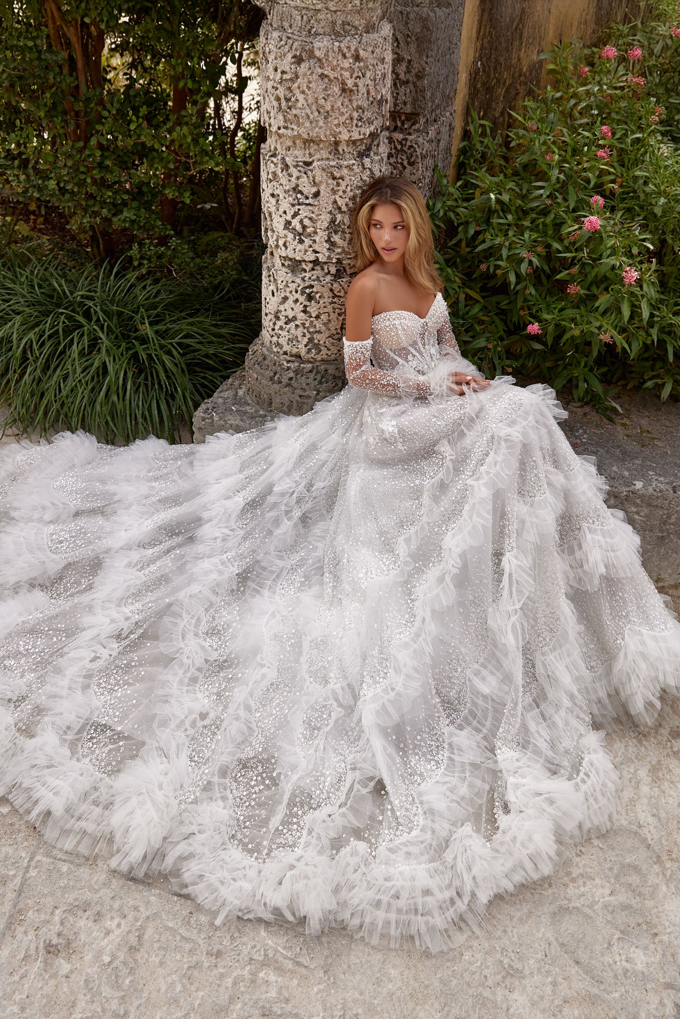 wedding dress Melody by OKSANA MUKHA Платье Melody: фактурное кружево и струящийся силуэт.