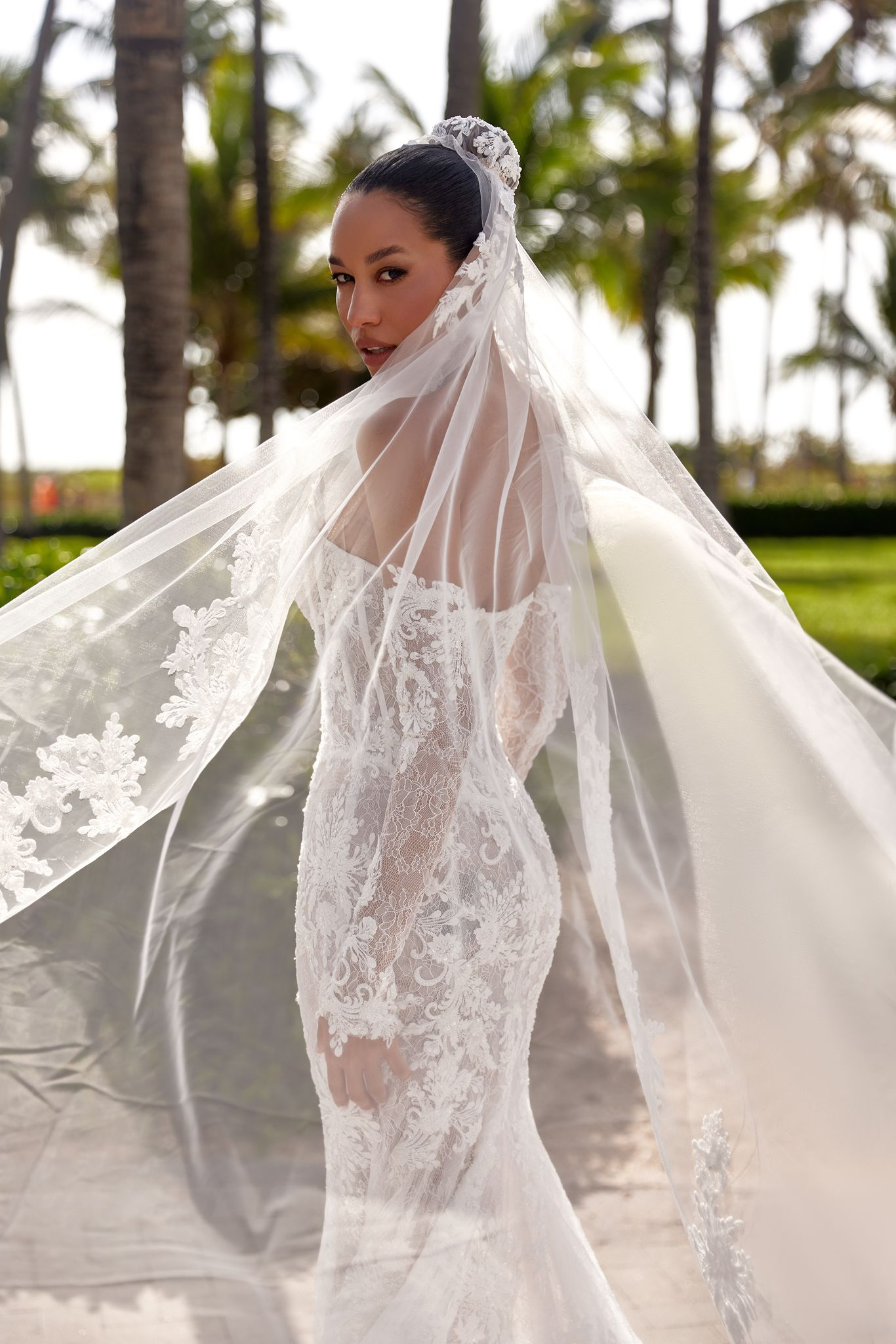 Buy Emerald veil at OKSANA MUKHA