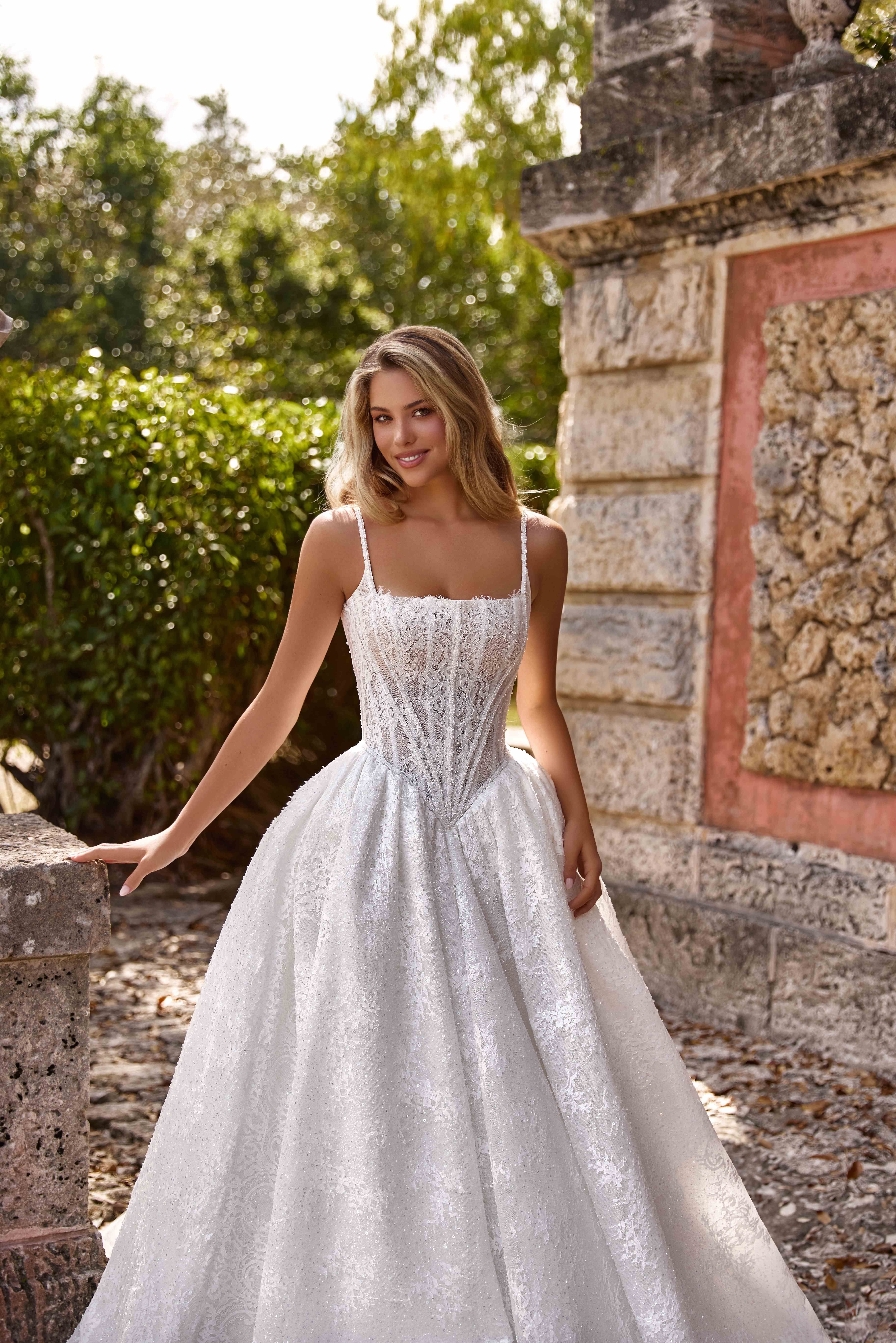 Bridal Octavia: Chantilly lace, beading, and sequins with 80 cm majestic train