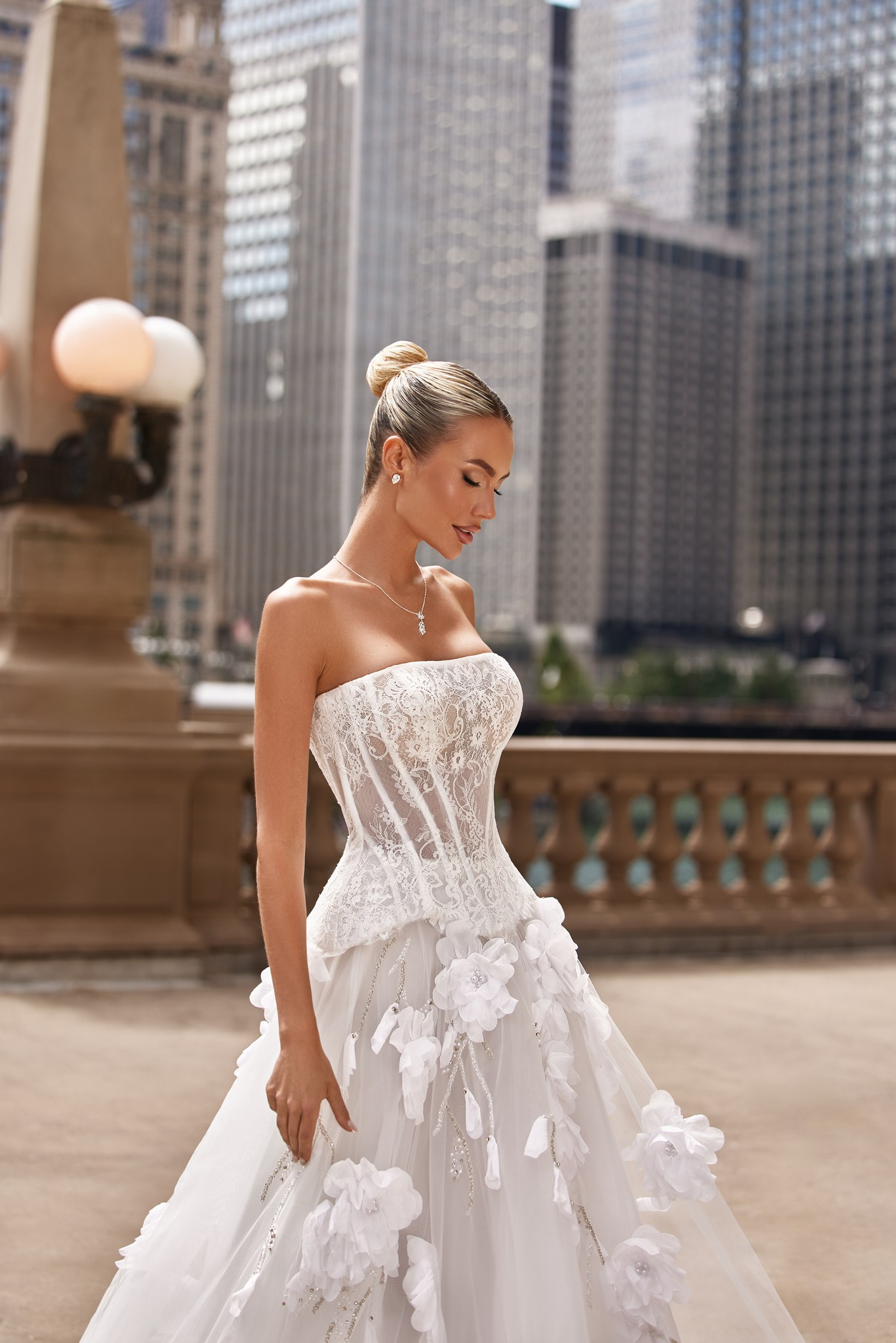 wedding dress Mirey by OKSANA MUKHA Свадебное платье: воздушный фатин и матовая органза с объёмными цветами ручной работы.