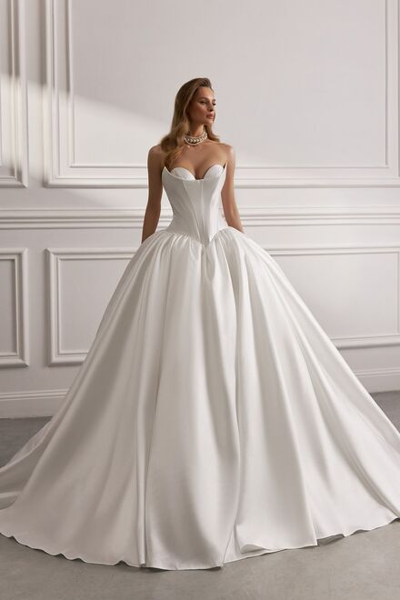 photo of wedding dress Lizzy: a line, sweetheart, strapless, no overskirt, ivory, long