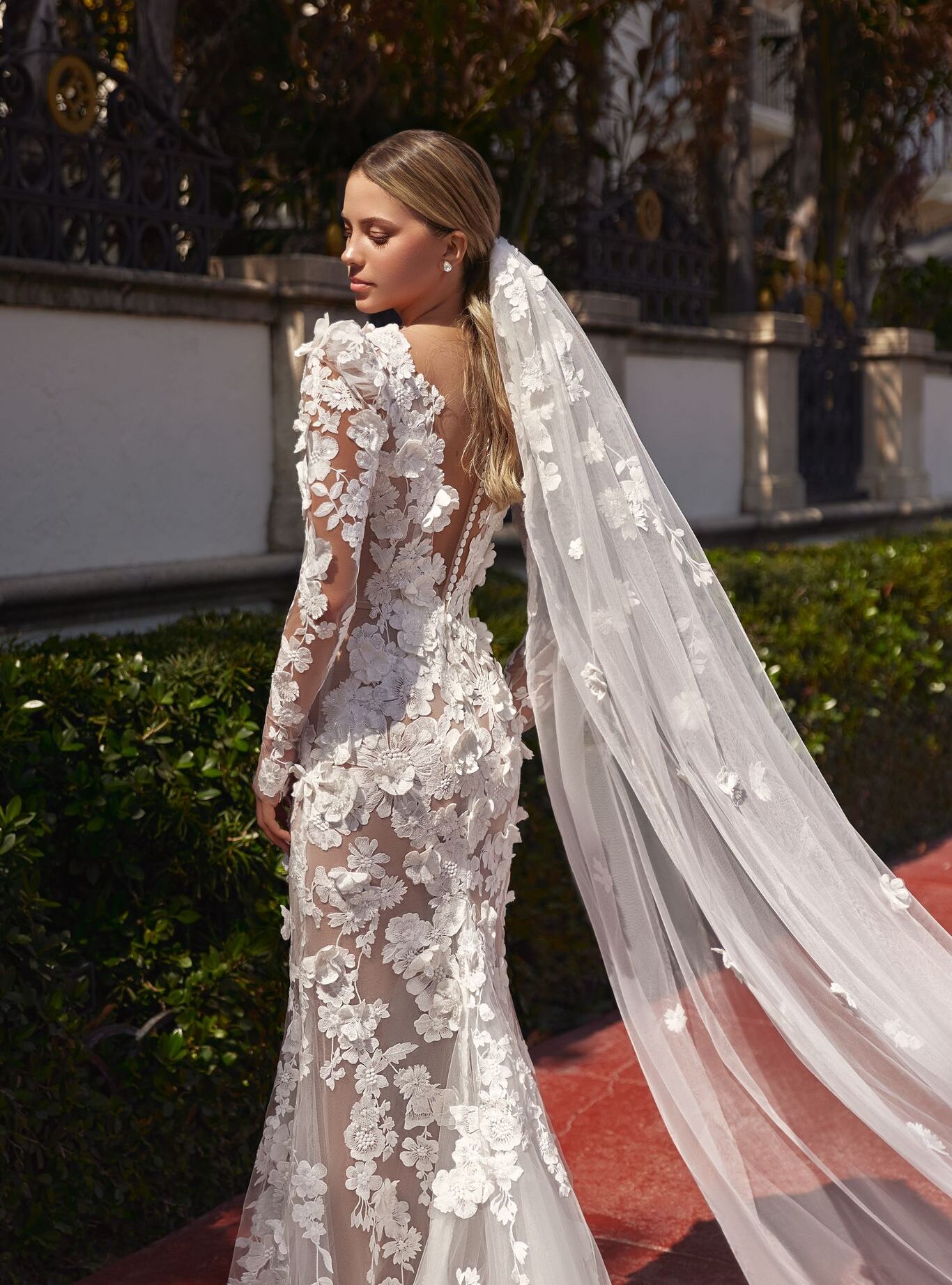 photo of accessory dress Lamija veil: 
