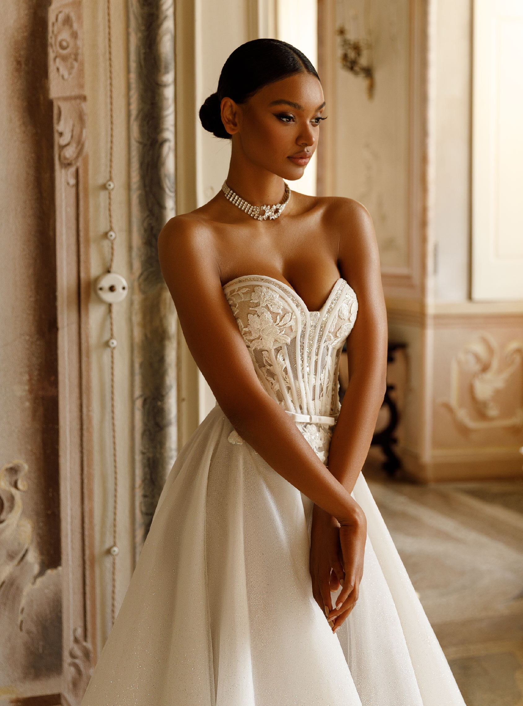 Gown A-line, flared skirt, 60 cm train