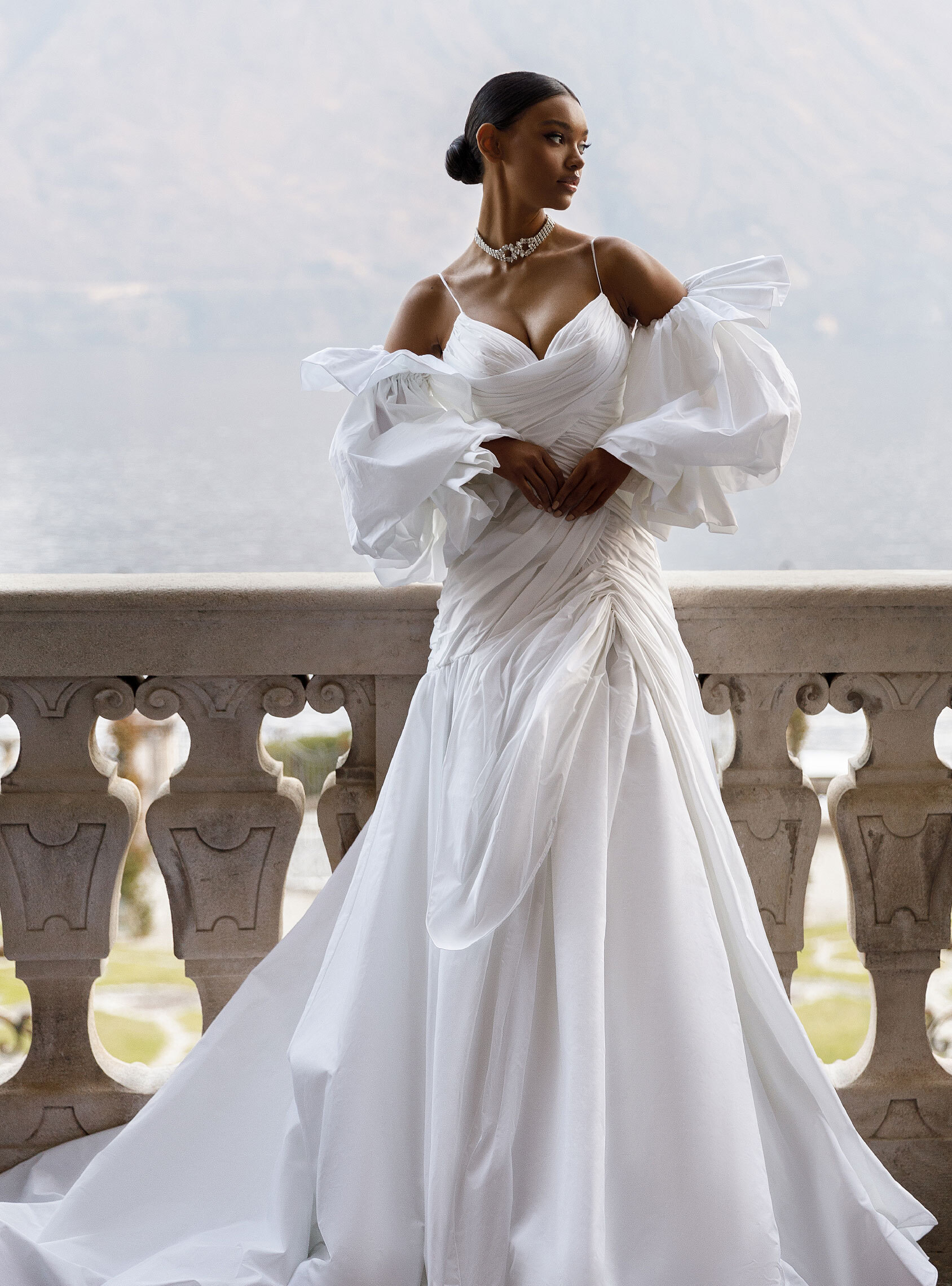 Gown fitted taffeta, sleeve modification, 60 cm train