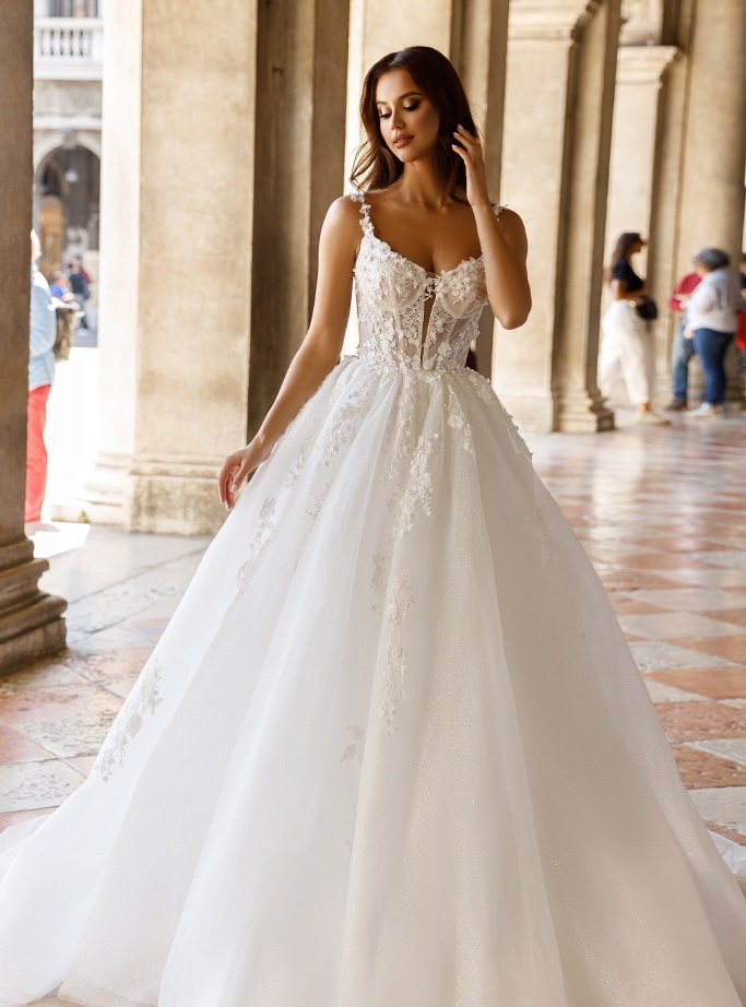 wedding dress Gioconda by OKSANA MUKHA Wedding dress ball gown, lace, glitter tulle