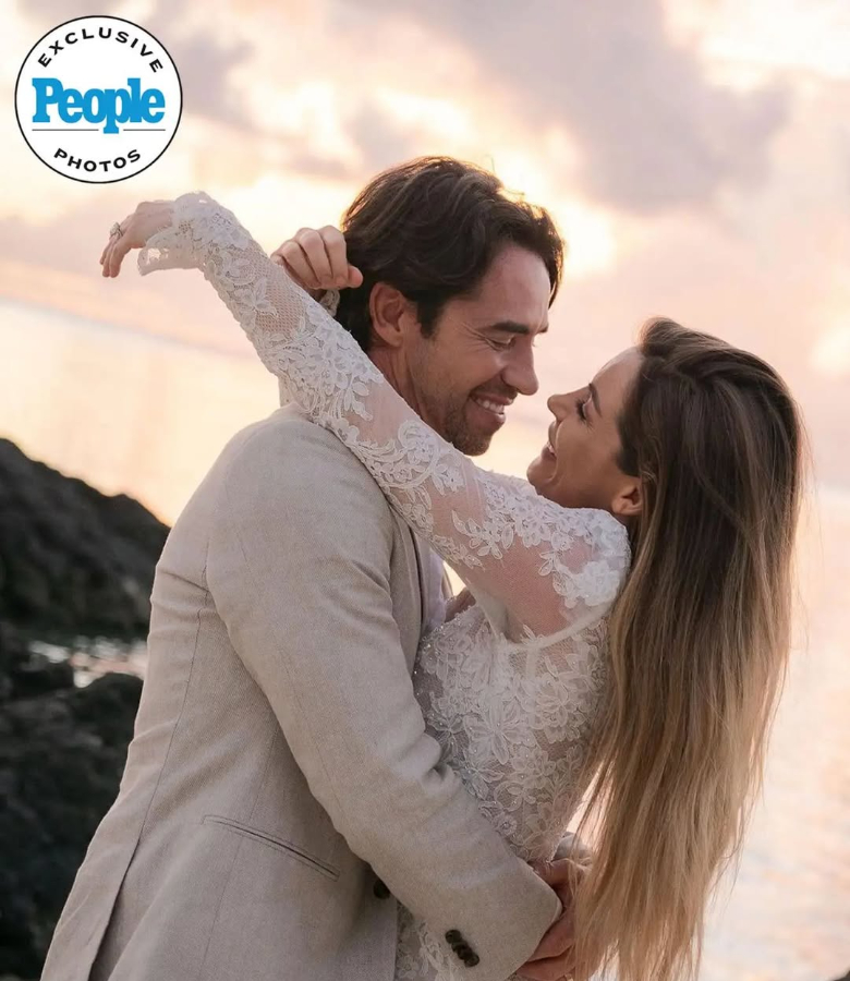 Brand news: Crystal Harris Chooses OKSANA MUKHA for Her Wedding