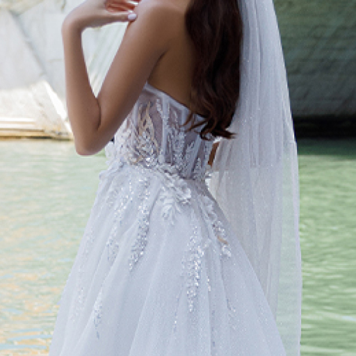 photo of wedding dress Hillary: ivory