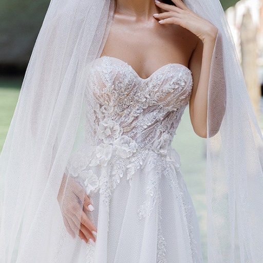 photo of wedding dress Hillary: ivory