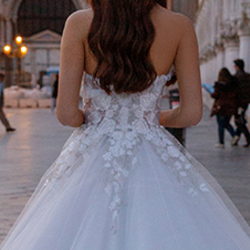 wedding dress Oma by OKSANA MUKHA photo of wedding dress Oma: elfenbein