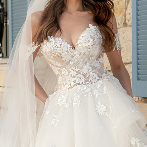 photo of wedding dress Fleur: elfenbein, nackt