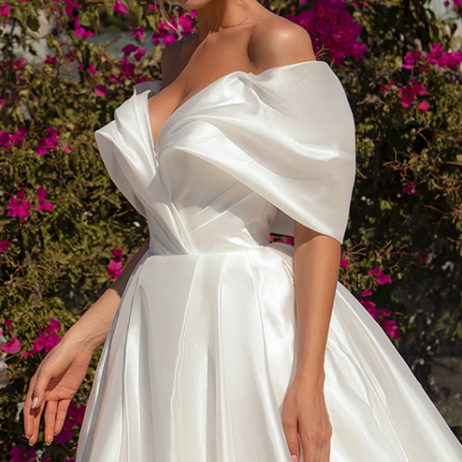photo of wedding dress Alicia: ivory