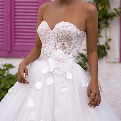 photo of wedding dress Saflor: ivory