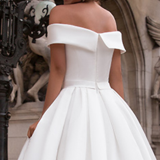 photo of wedding dress Evis-1: ivory