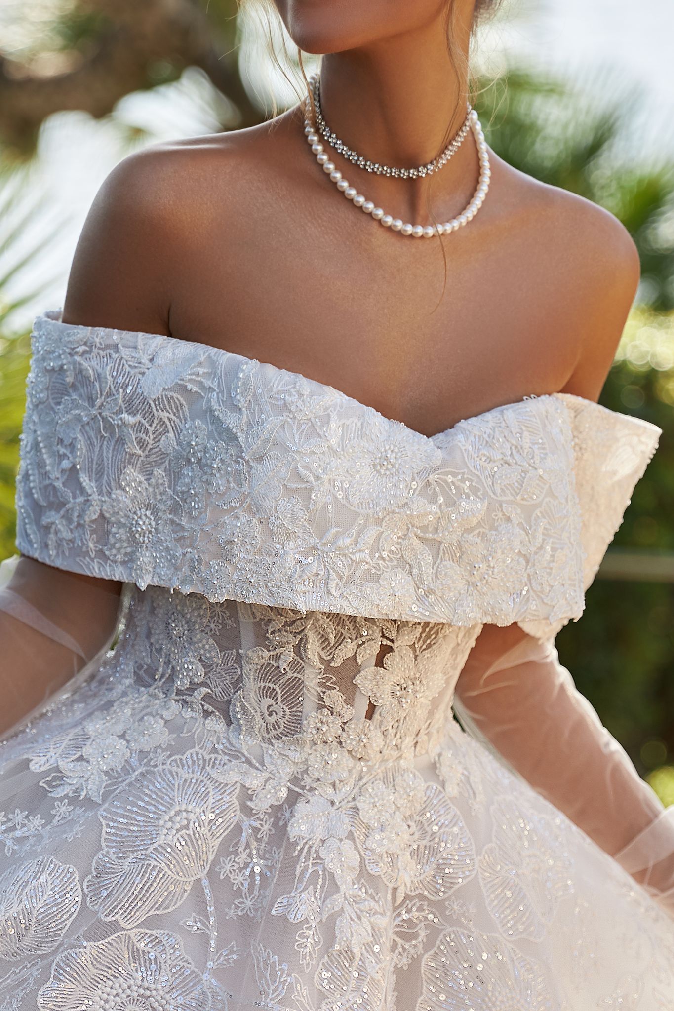 photo of wedding dress Evelyn: a line, straight, detachable, off the shoulder sleeves, no overskirt, ivory, long