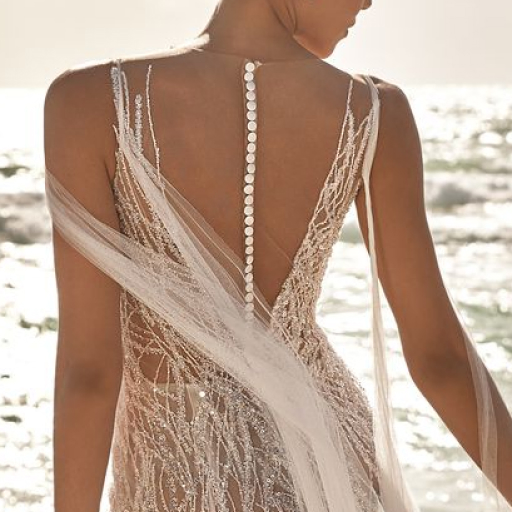 wedding dress Lavinia by OKSANA MUKHA photo of wedding dress Lavinia: elfenbein
