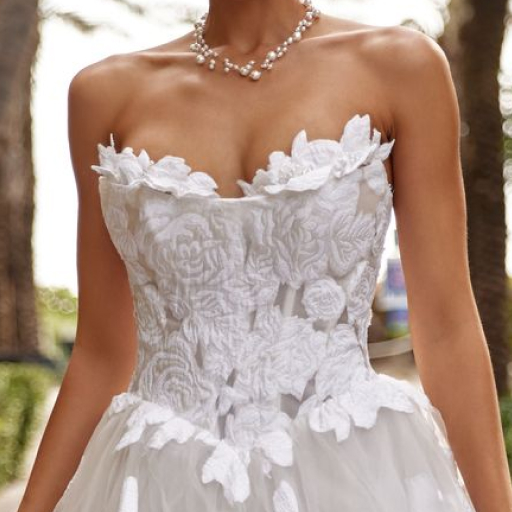 wedding dress Odetta by OKSANA MUKHA photo of wedding dress Odetta: elfenbein